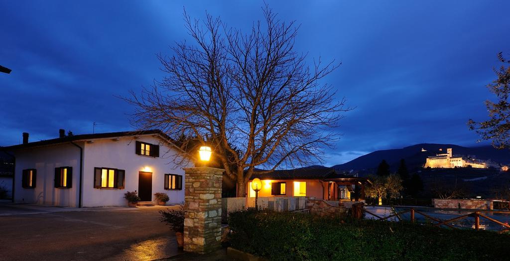 Agriturismo La Panoramica Villa Assisi Bagian luar foto