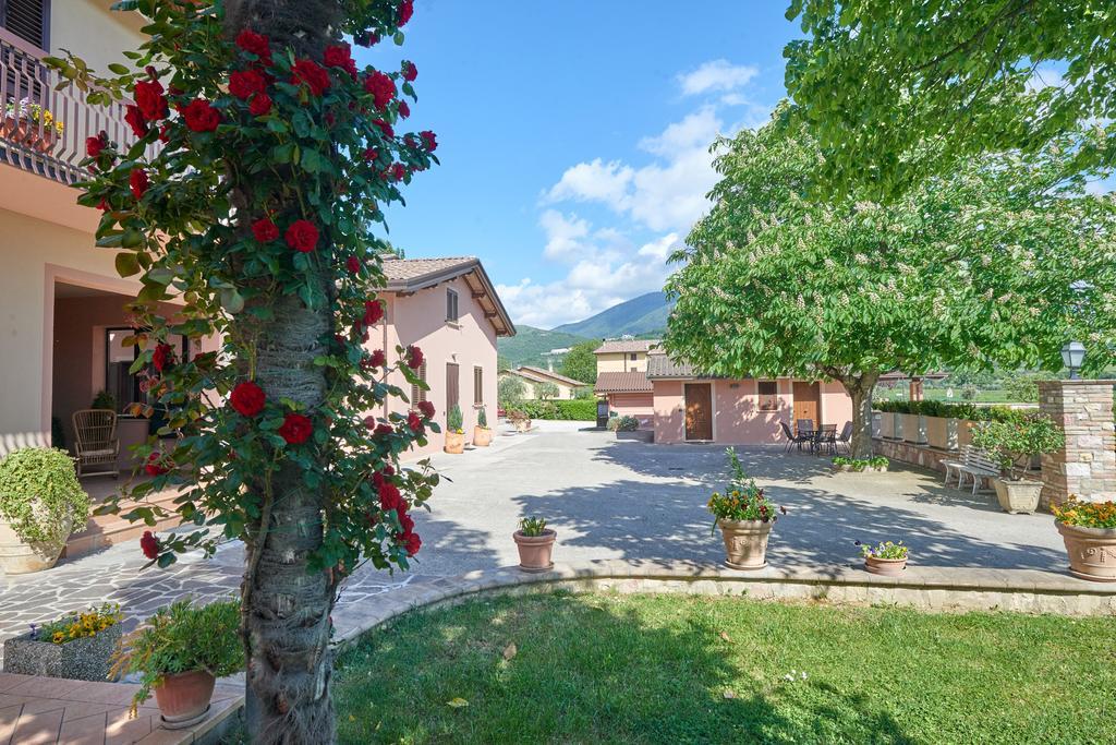 Agriturismo La Panoramica Villa Assisi Bagian luar foto